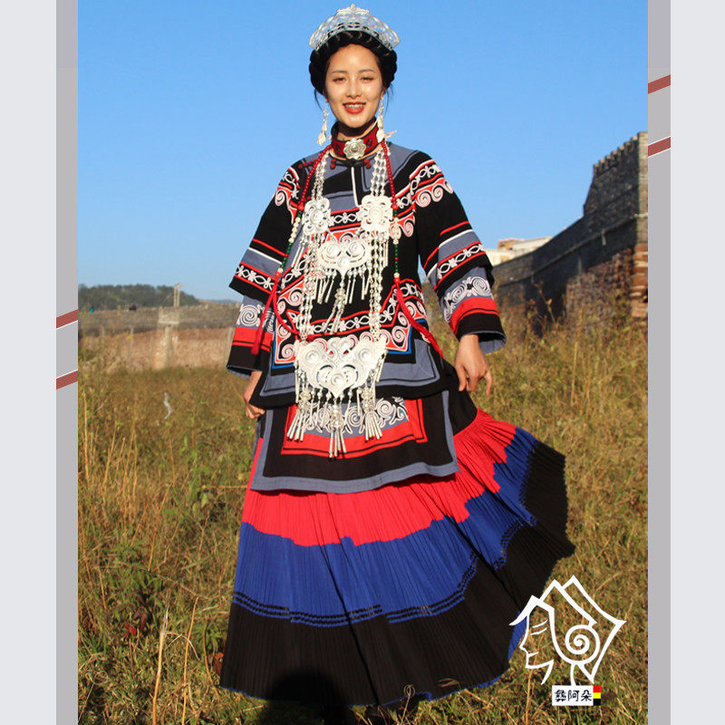 最豪华彝族服饰图片,布拖县彝族服装图片,云南彝族服饰图片大全(第15页)_大山谷图库