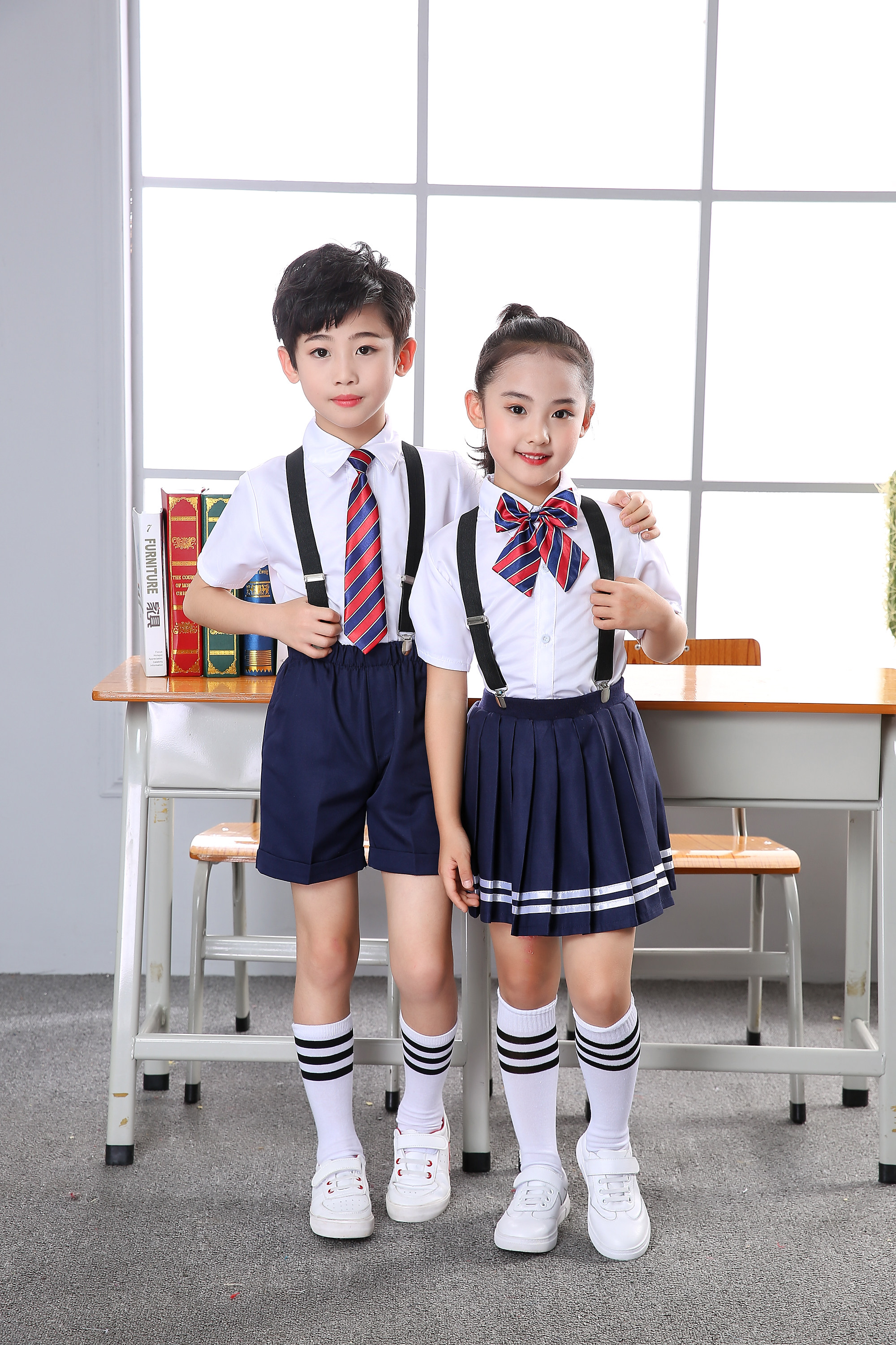 六一儿童合唱服演出服中小学生合唱服装小学生背带裤演出大合唱团