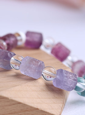 天然彩虹色回纹带萤石手串