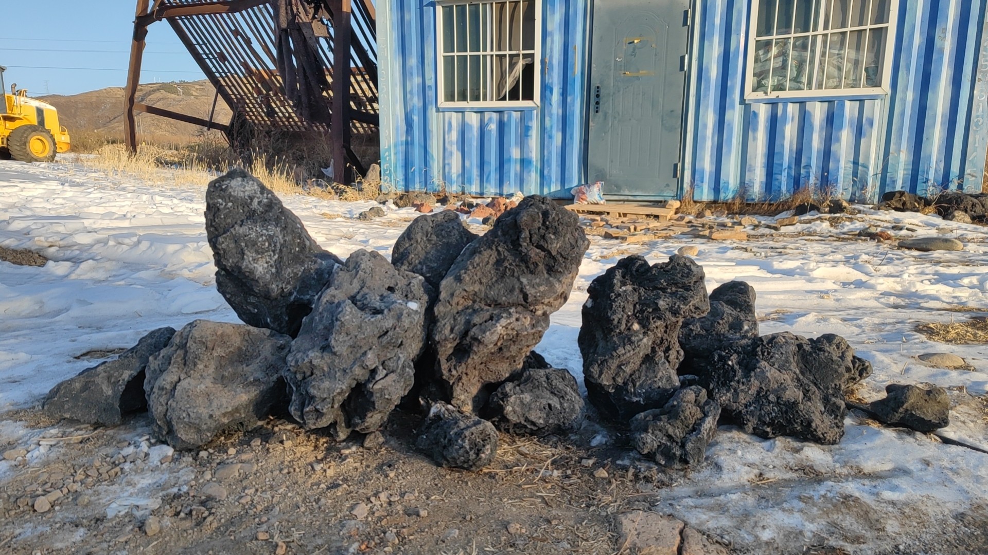 黑色火山石鱼缸铺底火山岩造景水族过滤净化火山假山硬度高包邮,淘宝优惠券,粉丝福利购,淘宝优惠卷