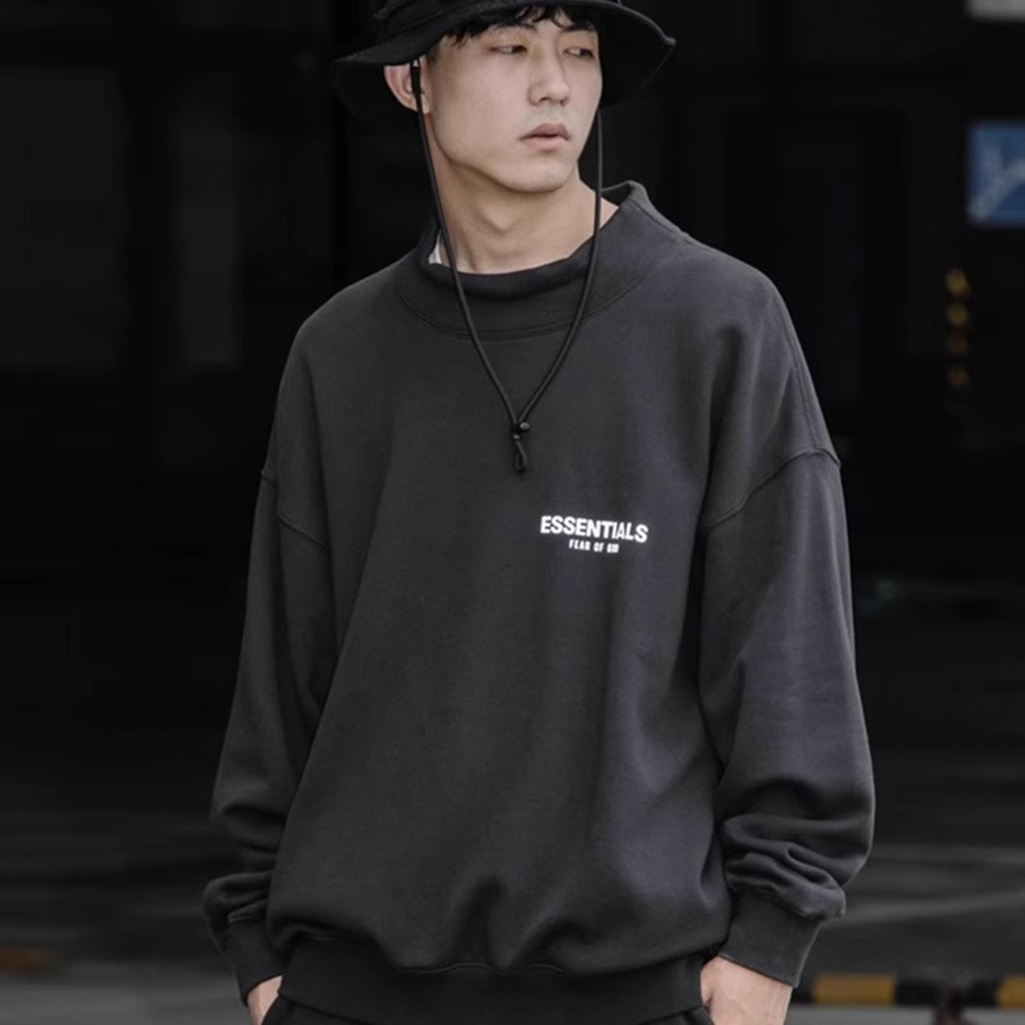 弹跳潮人 Fear Of God Essentials 20款字母小高领加绒套头卫衣潮 - 图2