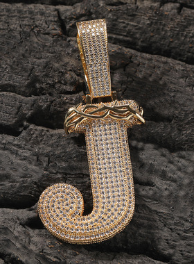 花冠英文字母满钻锆石吊坠