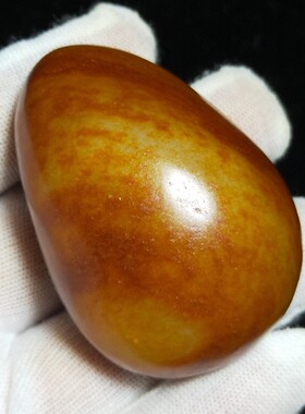 112.6克新疆和田玉红沁皮籽料原石把件玩料形好无裂肉质细腻油润