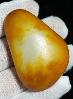 61.2克和田玉籽料原石手把件红沁皮白玉种天然无修形状好特色玩料