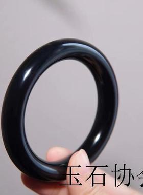 新疆和田玉籽料手镯女老矿胖圆条漆黑如墨细腻天然羊脂玉墨玉镯子