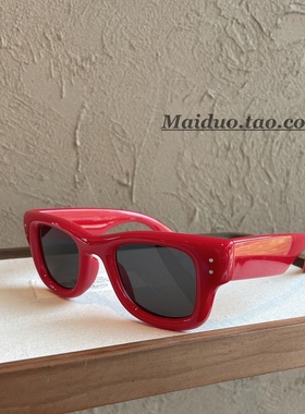 复古学院风红色方形防紫外线墨镜