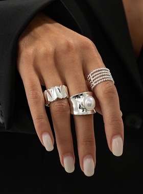 欧美饰品 小众设计感珍珠镂空戒指 ins金属敲打褶皱爱心指环