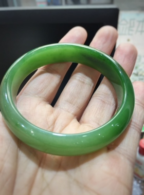 精品纯天然碧玉清新淡雅手镯