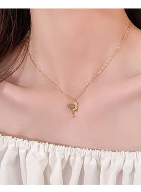 仿和田玉吊坠星月项链轻奢小众设计高级感锁骨链女款2026新款爆款