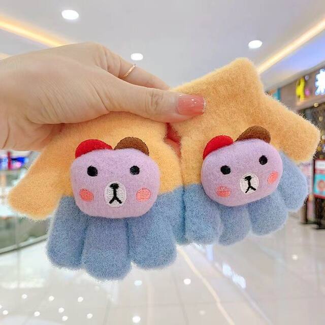 Warm and cute finger gloves for babies and toddlers