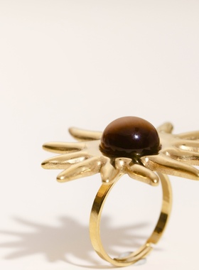 潘神斯欧秋冬新品虎眼石太阳戒指可调节夸张大个性