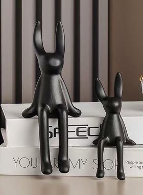 解压创意坐姿长耳兔摆件