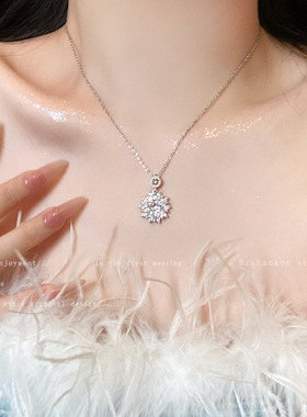 韩国高级感满钻白水晶太阳花项链女ins潮网红同款锁骨链轻奢雪花