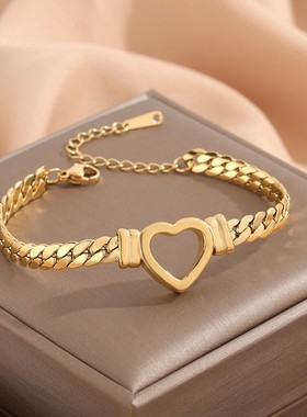 轻奢个性爱心项链女潮时尚钛钢不掉色锁骨链新款18k镀金色古巴饰