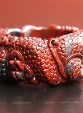 18内径13*6mm9g戒指把玩精雕龙戒戒指桂林鸡血玉石乾坤料黑底红