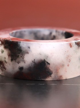 20内径12*5mm11g戒指把玩精雕龙戒戒指桂林鸡血玉石乾坤料黑底红