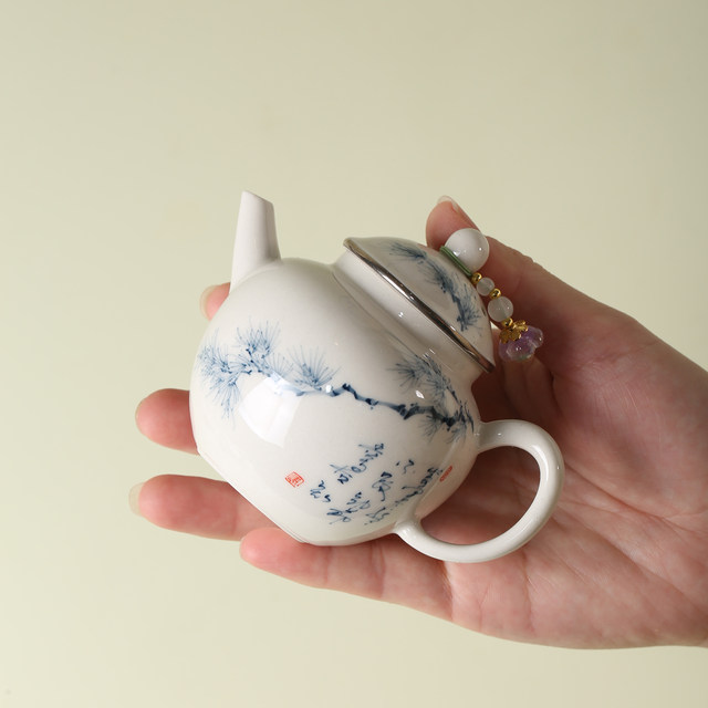 Imitation Song Dynasty hand-painted blue and white pine branch Zen heart pot underglaze color pure handmade Kung Fu teapot 140ml ຫມໍ້ຊາດຽວໃນຄົວເຮືອນ