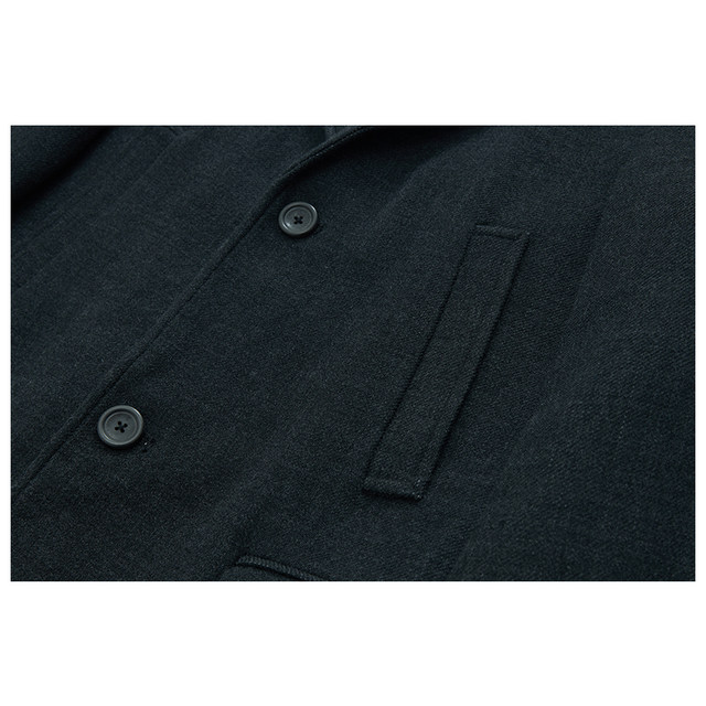 Thick men's woolen coat in autumn and winter