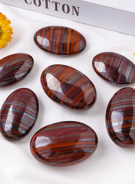 天然水晶红铁虎眼石把玩热敷石矿石原石打磨瑜伽石手把件装饰