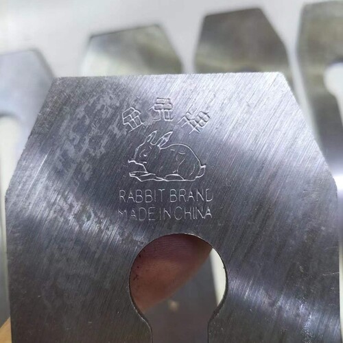 正品上海金兔刨刀木工刨铁 木工推刨刨刀刨刃 贴钢刨刃轴承钢刨刃 - 图1