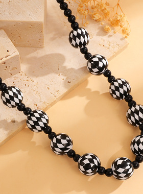 时尚复古黑白格简约项链