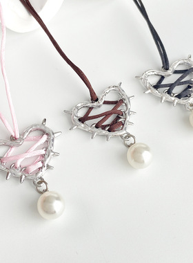 甜酷荆棘爱心缠绕丝带珍珠项链