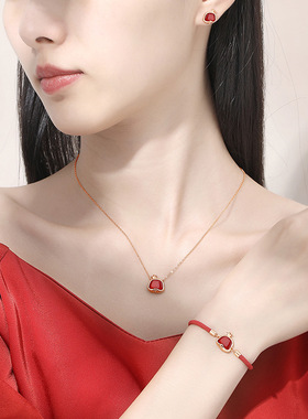 原创十二生肖蛇年手链2025本命年新年红玛瑙招财蛇红绳手绳手饰品