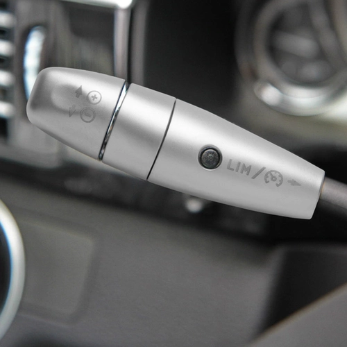 Применимо к Mercedes -Benz GLK300 R320 GL450 ML350 Внутренняя модификация Круизного стержня Стикер