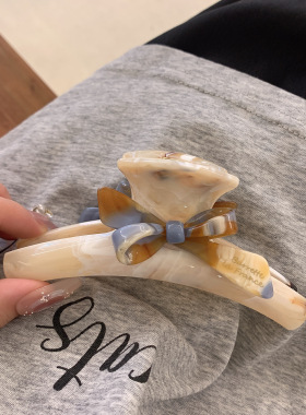 后脑勺盘发抓夹醋酸高级感