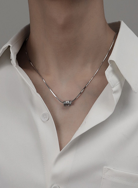 项链男潮配饰高级感蛇骨链复古可转动男士吊坠链子锁骨链