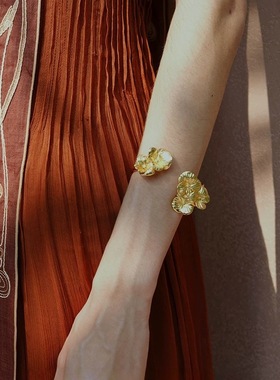 错位交替花朵开口手镯时尚气质高级精致冷淡风小众设计可调节手环