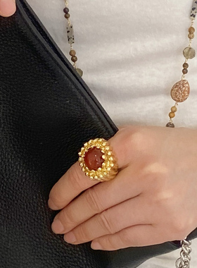 西班牙小众设计红色纹理戒指