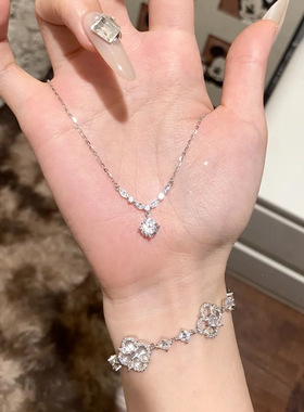 「闪耀水滴」项链—掌管气质的神