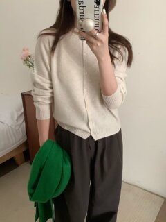 All-wool seamless one-piece round neck single-breasted knitted cardigan for early autumn, simple, casual, versatile and age-reducing thin jacket