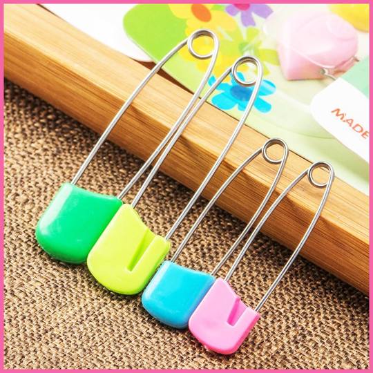 Large safety safety pin for infants