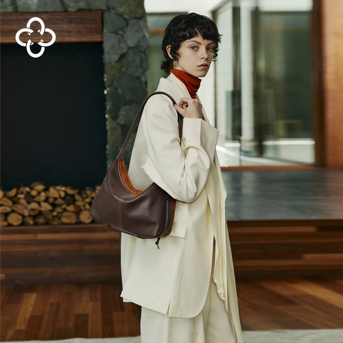 CASSILE卡思乐绒面饺子包2026新款冬复古羊皮单肩包腋下女包 - 图1