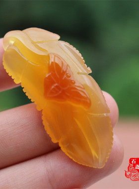 天然冰种蜜糖色玉髓蝴蝶挂件吊坠