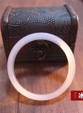 中国宝玉 玲琅玉铺 暗红白玉小说主角《冰凝》圆镯方镯