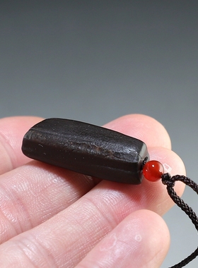 [原创]新疆硅化木原石吊坠戈壁石个性天然木化石小挂件10楼叔孤品