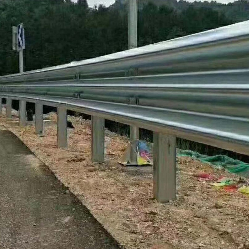 公路波形护栏板热镀锌桥梁防撞金属护栏定制乡村道路护栏厂家_虎窝淘
