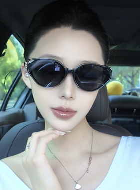 2026新款复古猫眼墨镜女户外出游防紫外线高级感太阳镜显脸小眼镜