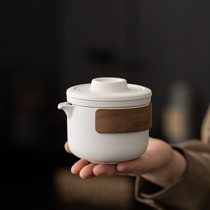 Travel tea set one pot two quick guest cups