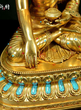 全鎏金释迦牟尼铜像摆件