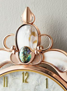 贝壳钟表挂钟客厅家用2024新款轻奢高级感创意挂墙时钟静音石英钟