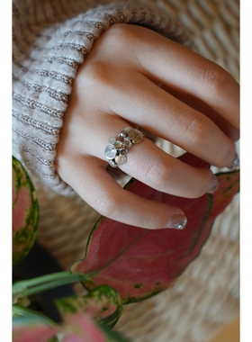 小众设计风格设计银色戒指浮萍植