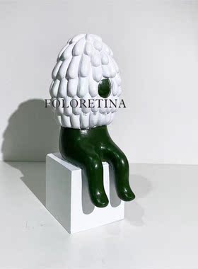 现代简约样板间柜子抽象人物摆件铝合金天使摆设书房创意装饰品