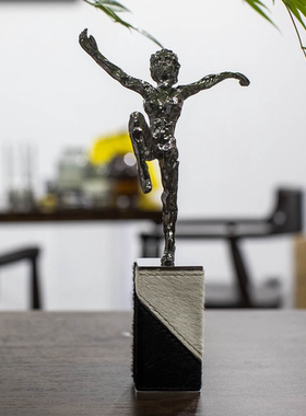 现代简约金属人物舞者装饰品摆件样板间书柜合金极简创意雕塑摆设