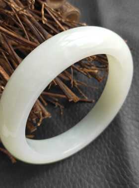 白色辽宁女款特价包邮天然岫玉