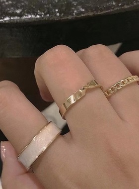 Kad?n moda kore tak? dü?ün s?rad??? yüzük i?in ki?ilik y