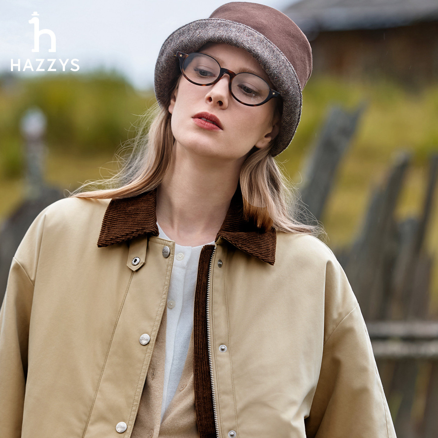 【秋冬甄选】Hazzys哈吉斯拼接领夹克女时尚休闲宽松巴恩风外套,淘宝优惠券,粉丝福利购,淘宝优惠卷